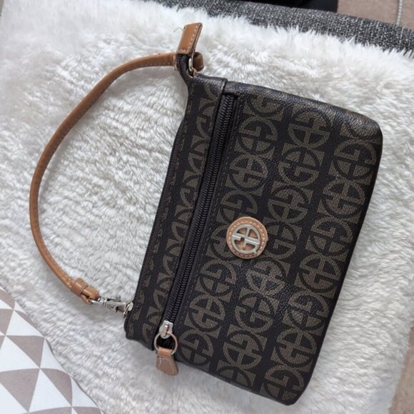 Giani Bernini Preppy Old Money Italian Style Monogram Block Signature Wristlet - Picture 7 of 11